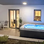 And Hot Tub شقة سبليت