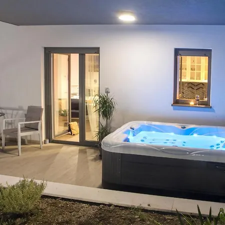 And Hot Tub Appartamento Spalato