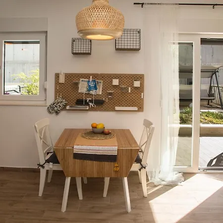 And Hot Tub Daire Split