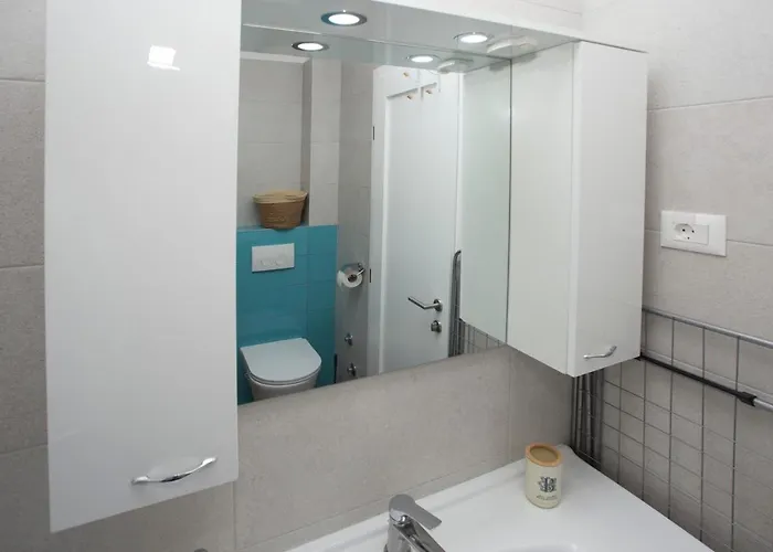 And Hot Tub Apartment Split