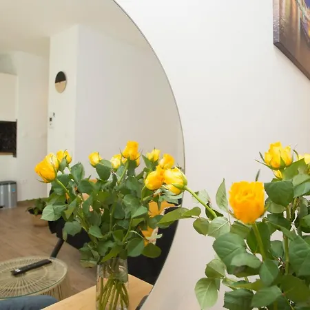 And Hot Tub Спліт