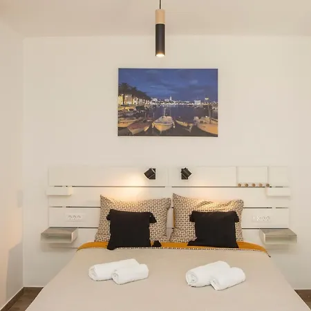 And Hot Tub Апартаменти *